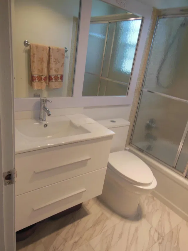 Unit 156 photo 11