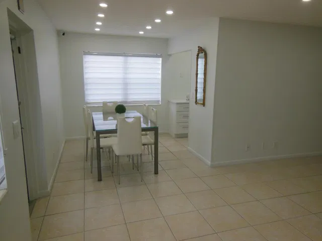 Unit 156 photo 12