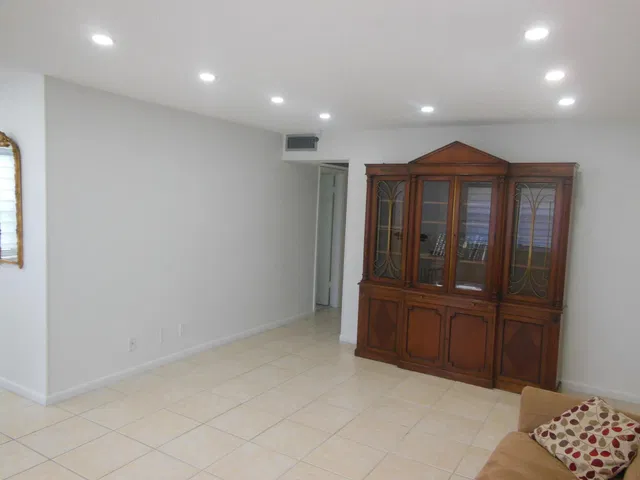 Unit 156 photo 13