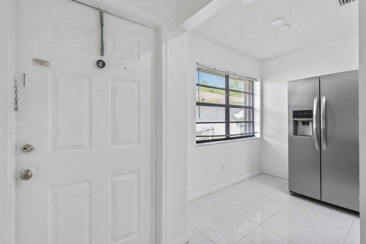 Unit 1620 photo 6