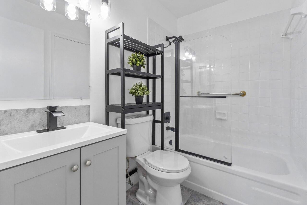 Unit 1620 photo 18