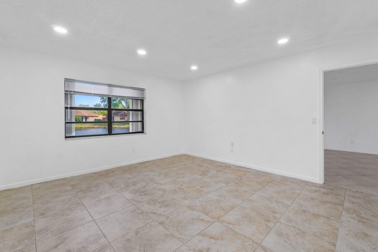 Unit 1620 photo 22