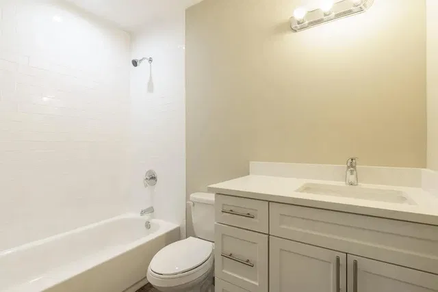 Unit B4 photo 10