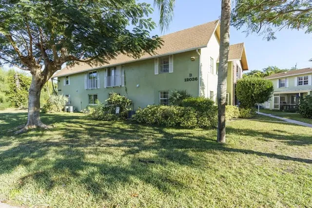 Unit B4 photo 14
