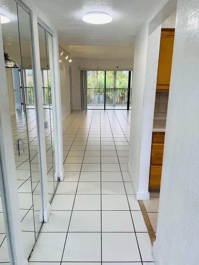 Unit 307 photo 6