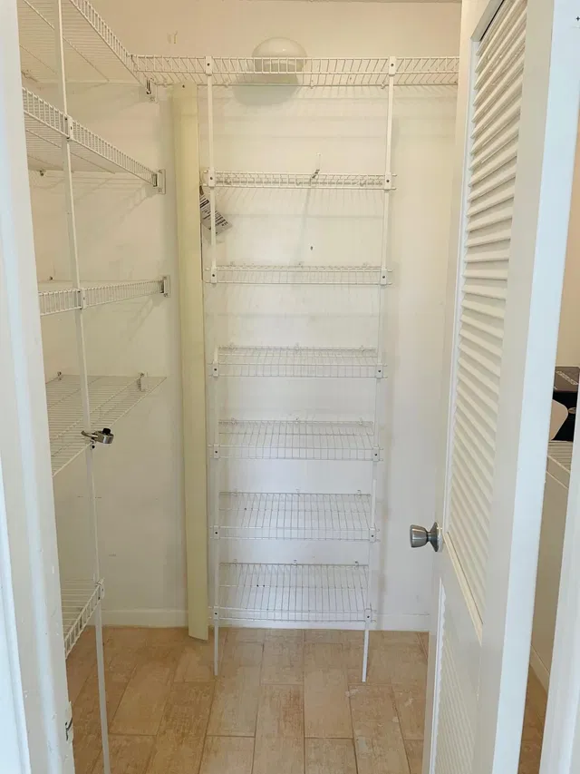 Unit 307 photo 10