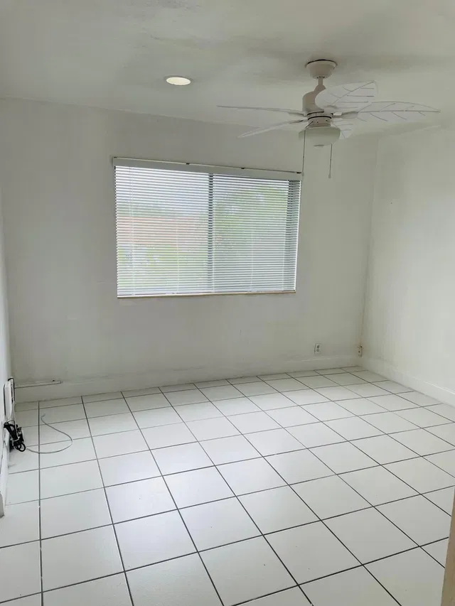 Unit 307 photo 14