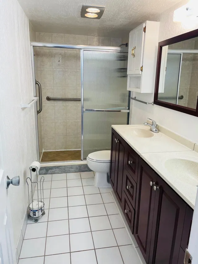 Unit 307 photo 17