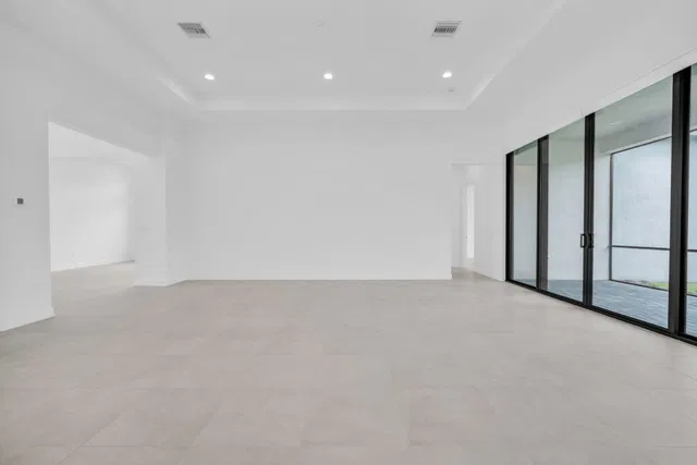 Valencia Grand Residence photo 17