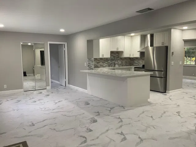  Residence photo 15