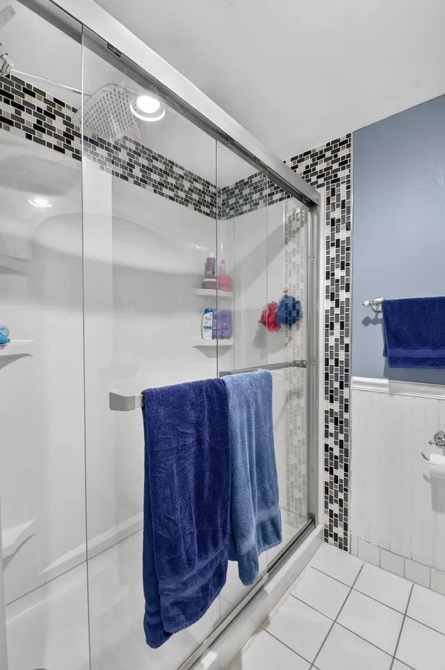  Unit B photo 29