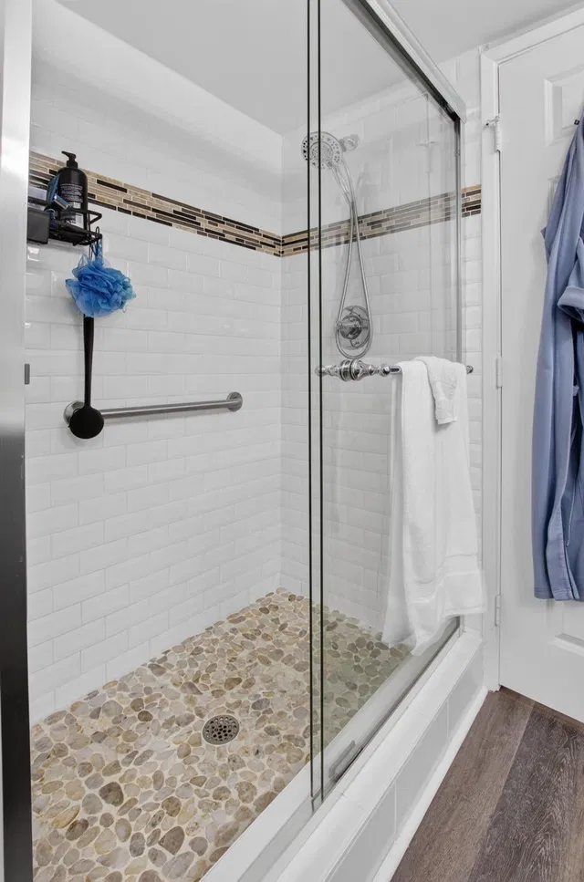 Unit 207 photo 38