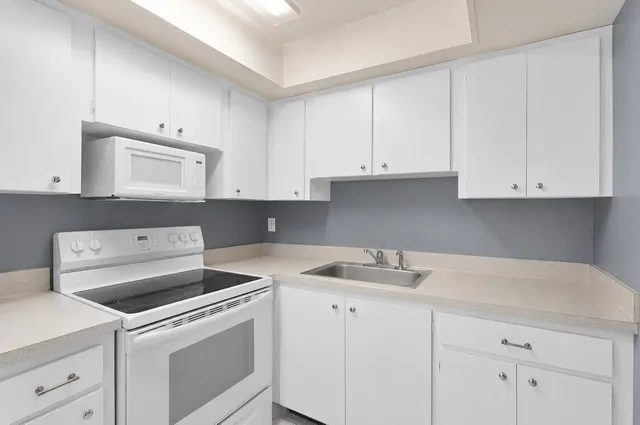 Unit 15 photo 14