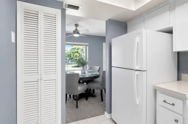 Unit 15 photo 17