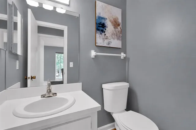 Unit 15 photo 24