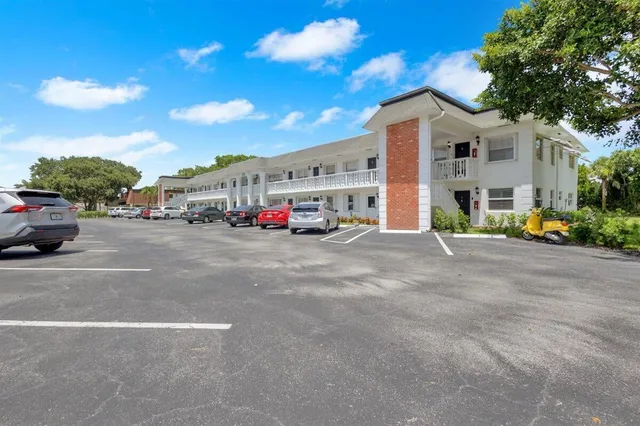Unit 15 photo 33