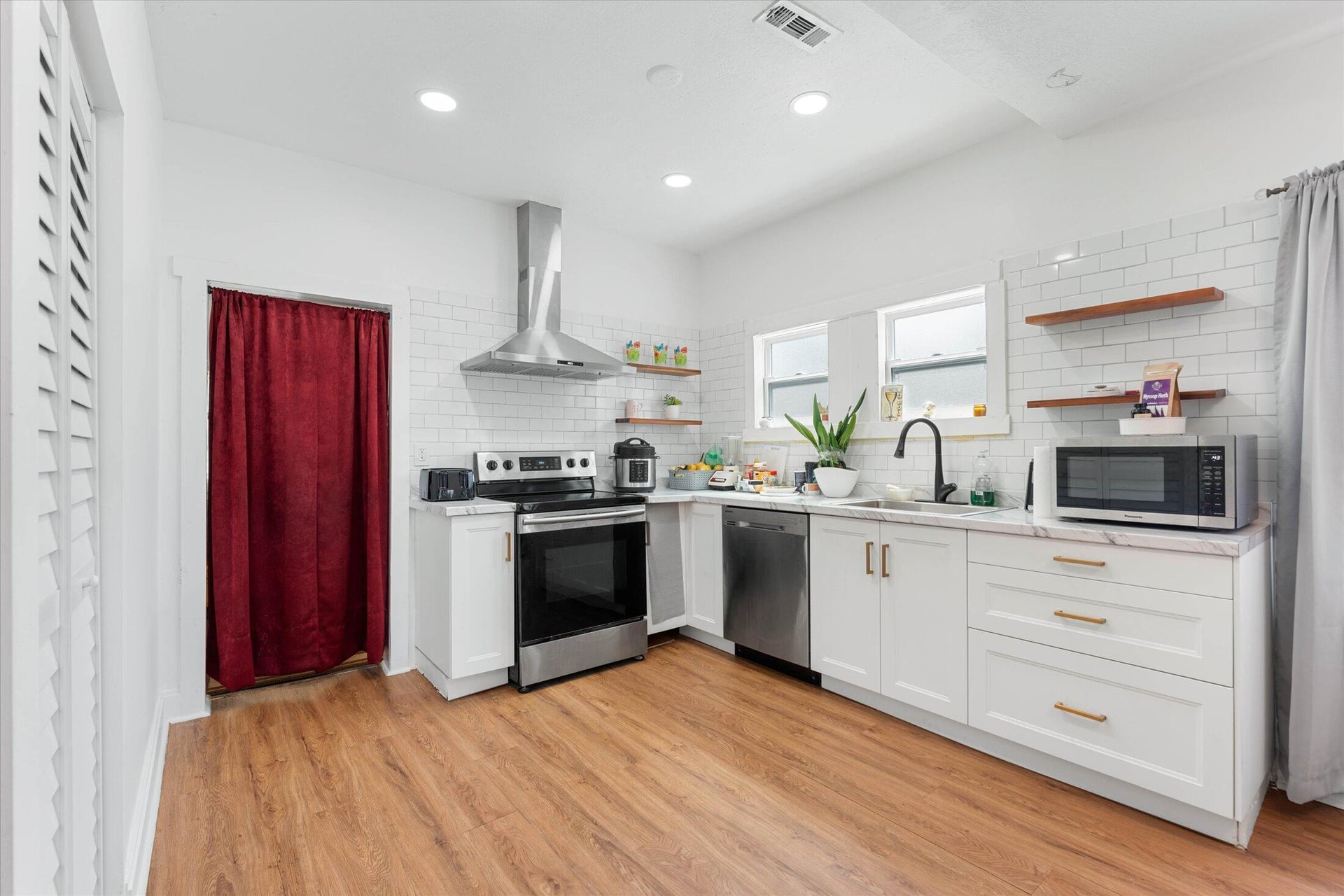  Residence photo 8