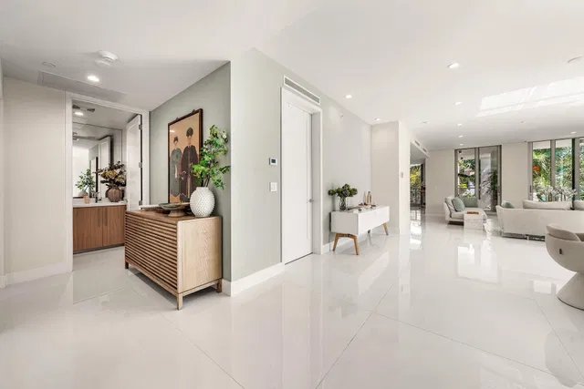 Royal Palm Residences Boca Raton Unit 206 photo 4