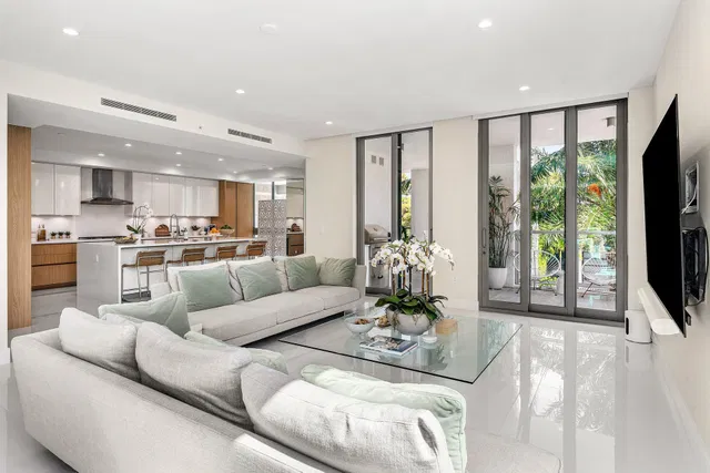 Royal Palm Residences Boca Raton Unit 206 photo 7