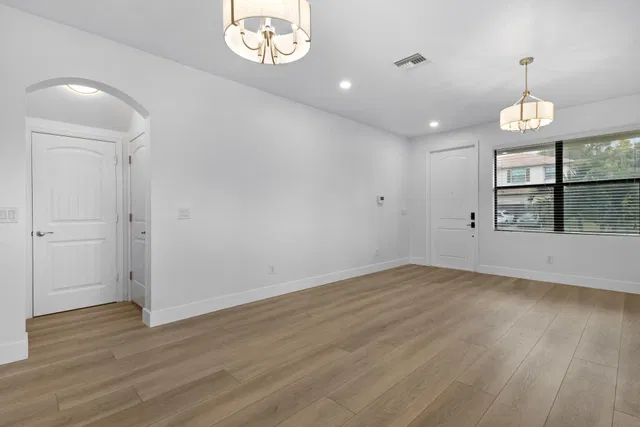  Residence photo 4