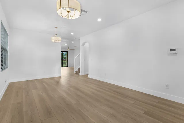  Residence photo 5