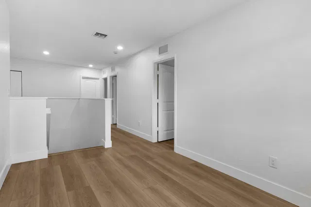  Residence photo 17