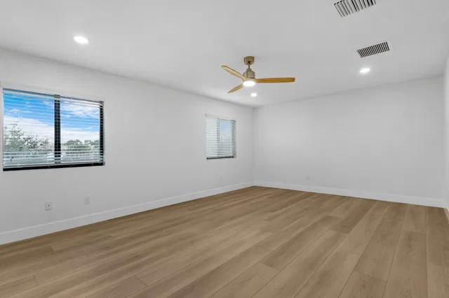  Residence photo 24