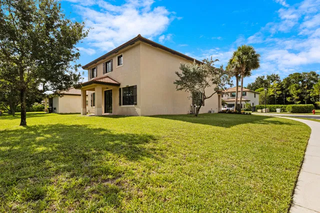  Residence photo 49