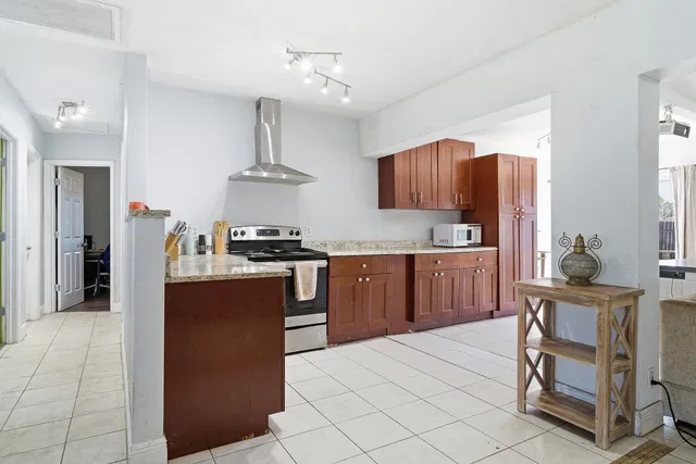  Residence photo 9
