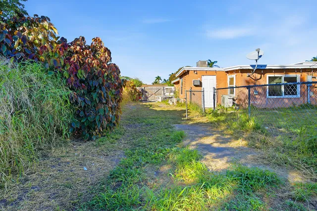  Residence photo 24
