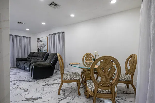 Residence photo 7