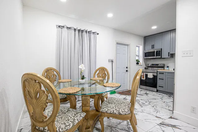 Residence photo 9