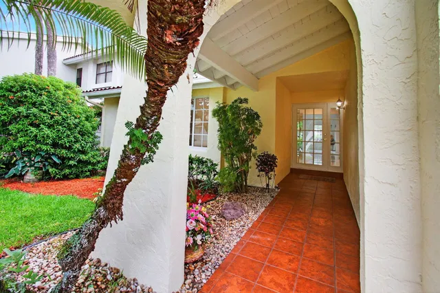 Residence photo 3