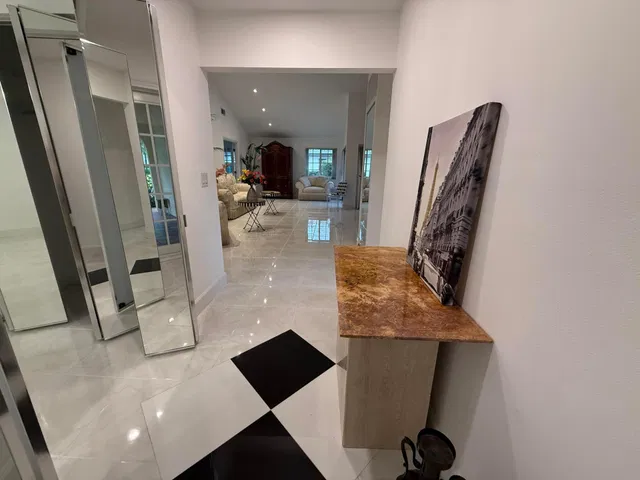 Residence photo 9