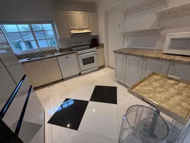 Residence photo 29