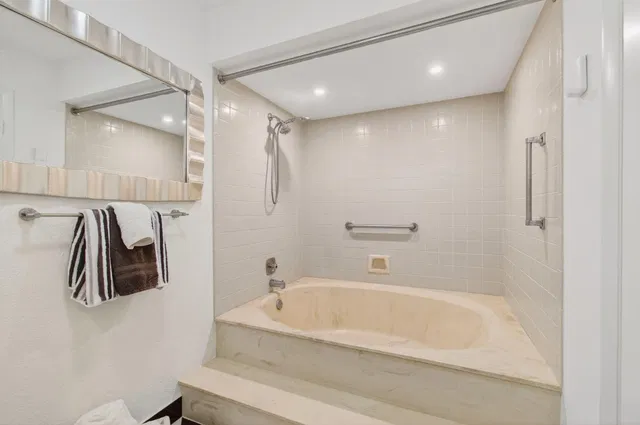 Residence photo 36