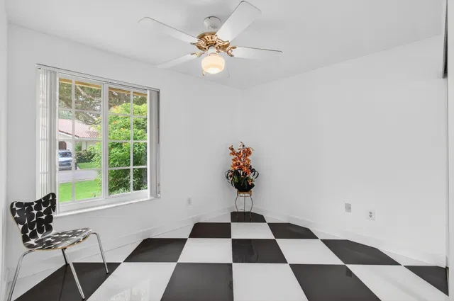 Residence photo 45