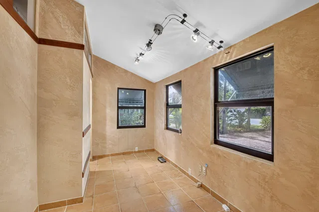 Residence photo 27