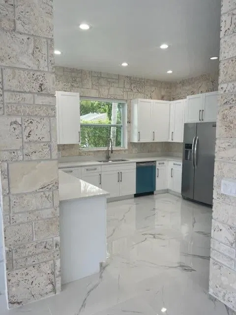  Residence photo 6