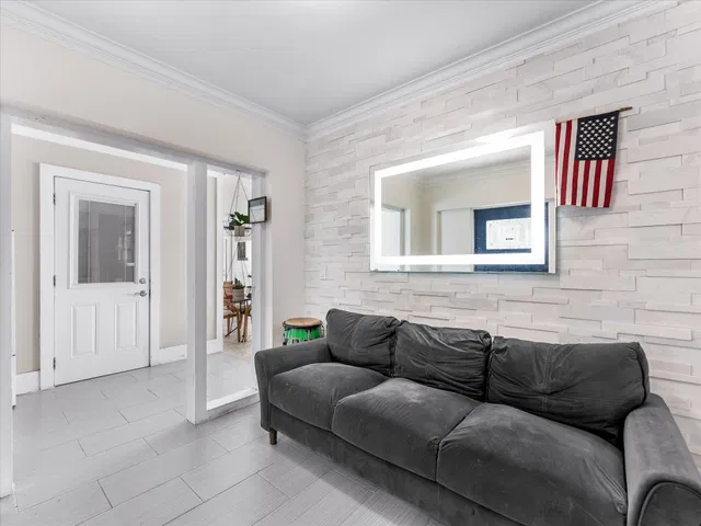  Residence photo 6
