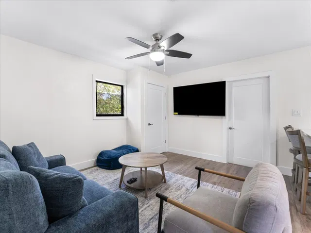  Residence photo 20
