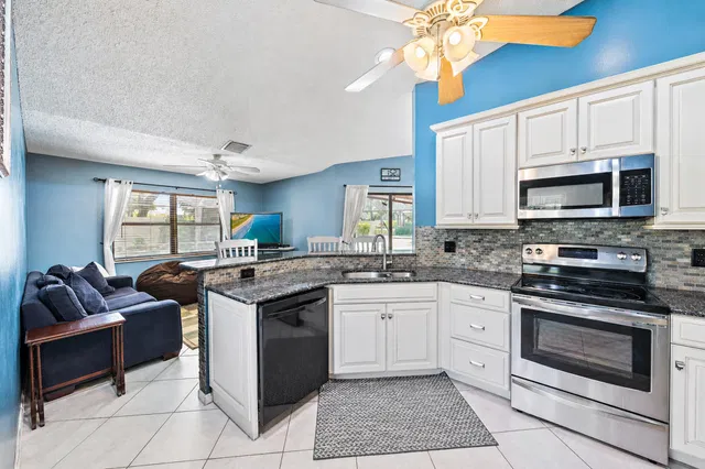 Residence photo 6