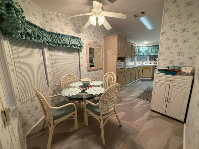 Unit Lot photo 11