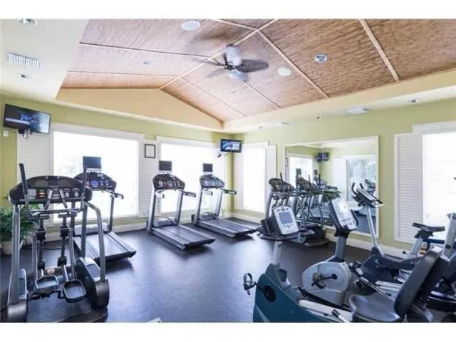Unit 207 photo 14