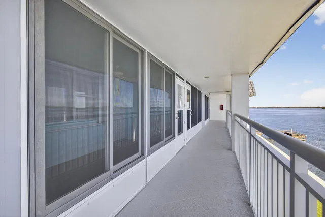 Unit 307 photo 30
