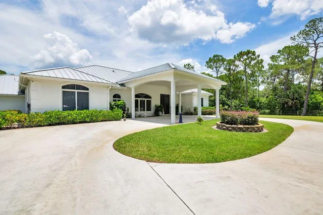 Residence photo 11
