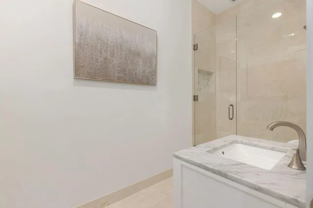 Residence photo 34