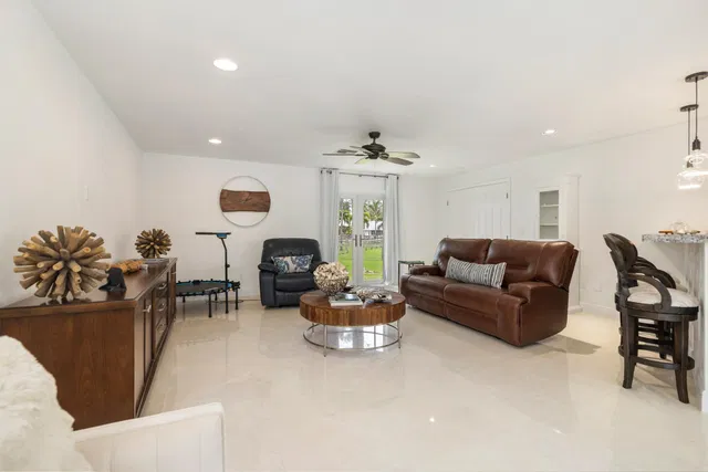 Residence photo 41