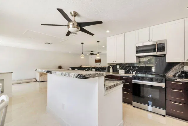 Residence photo 42