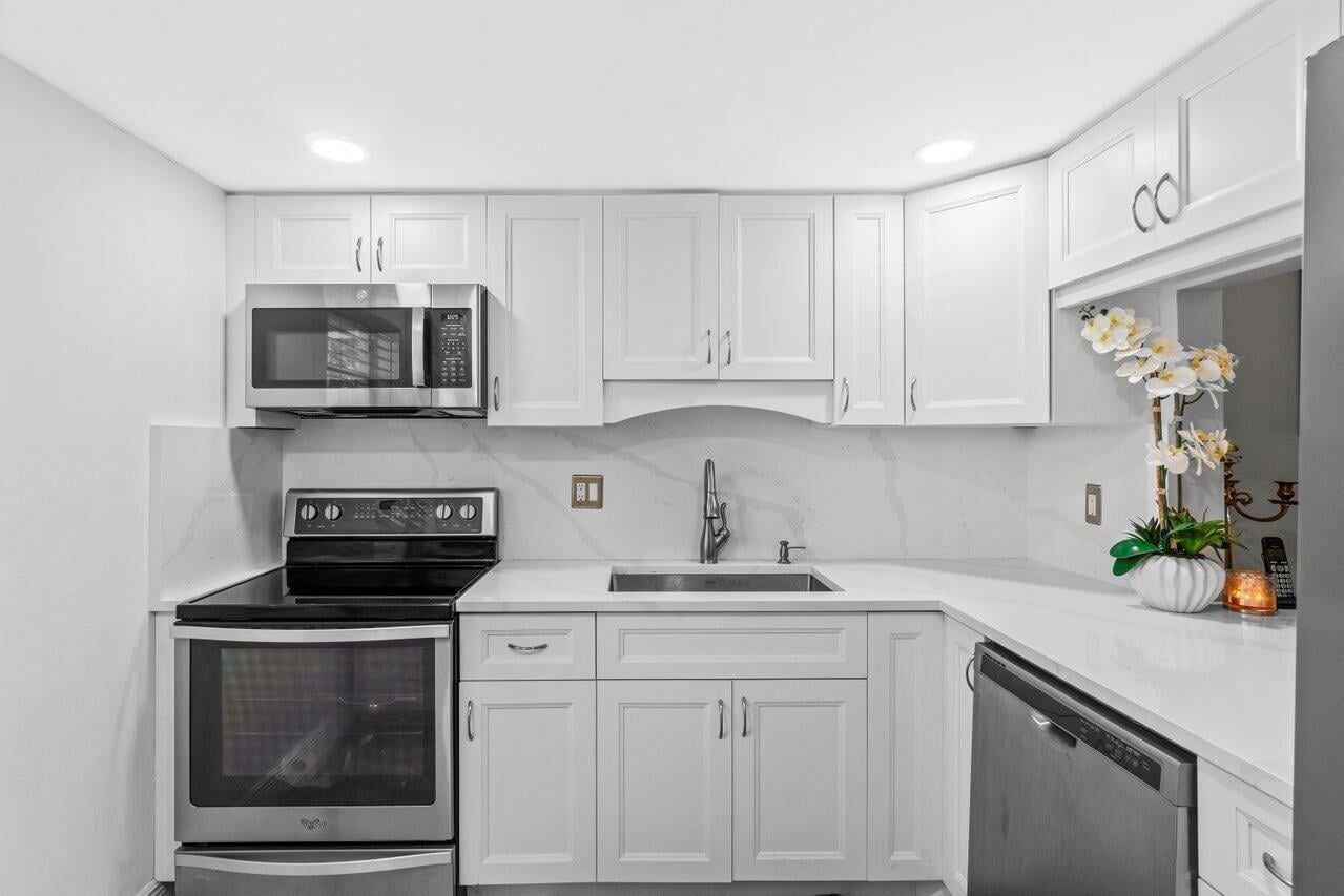 Unit 101 photo 3
